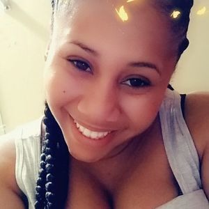 Meet your Posher, Mona